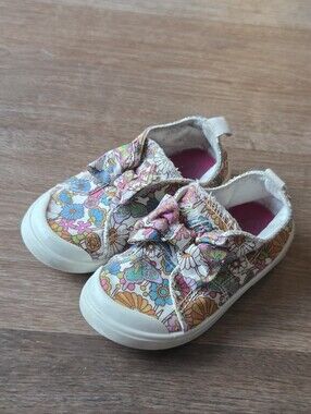 Blowfish Malibu Garden Floral Sneaker Shoes with Bow, Toddler girls size 7